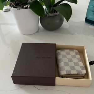 Louis Vuitton Damier Azur zippy wallet